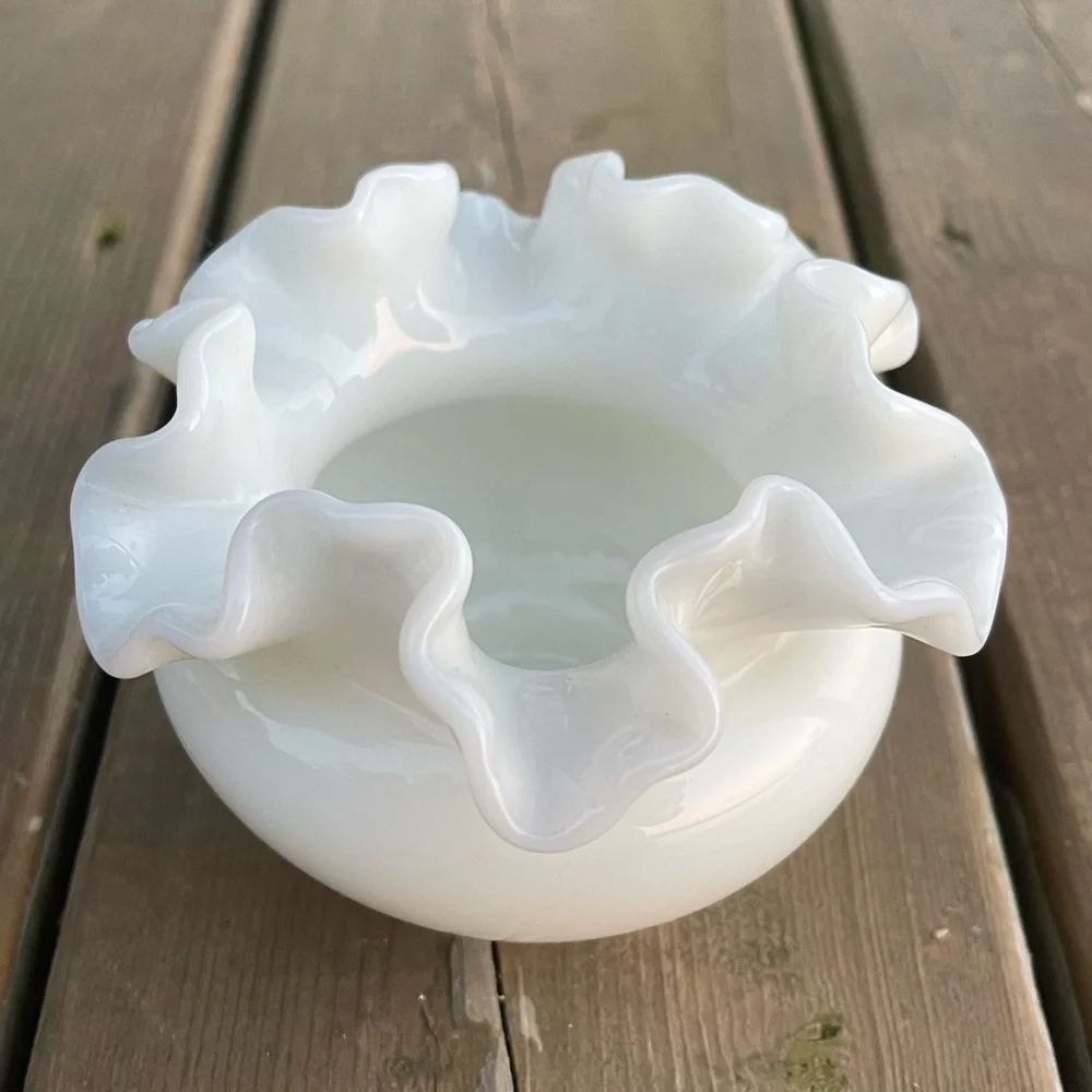 Vintage Fenton Ruffled Edge Milk Glass Rose Bowl Retro Glass Decor - Picture 8 of 13